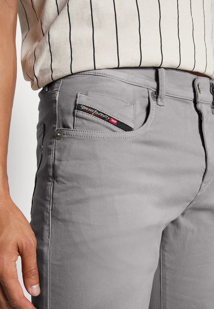 Diesel D-STRUKT - Straight Leg Jeans - 0670m 966 - Image 5