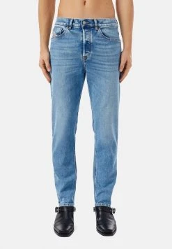 Diesel Jeans Tapered Fit - Medium Blue