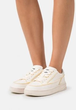 Diesel S-SINNA LOW W - Trainers - Offwhite